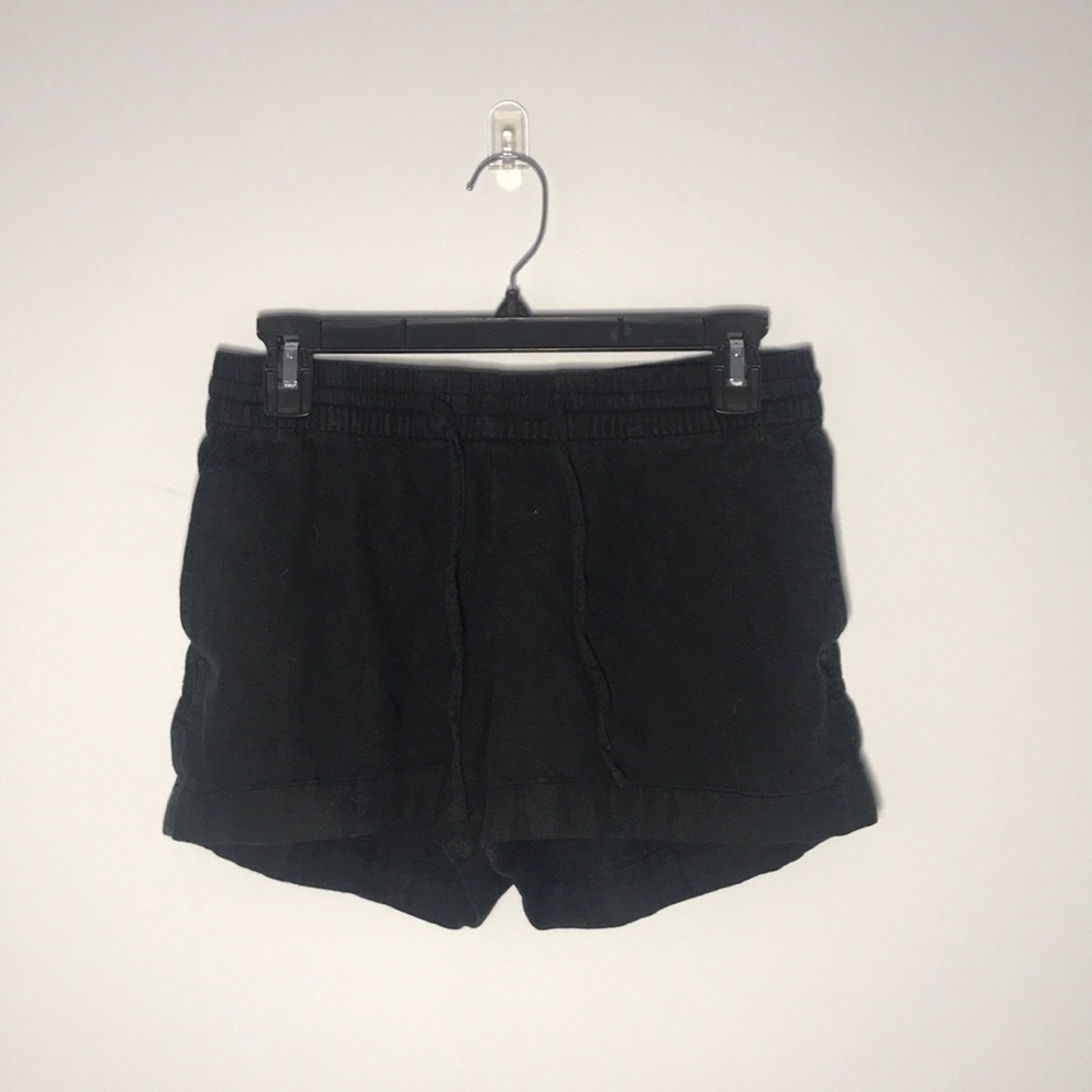 black flowy shorts